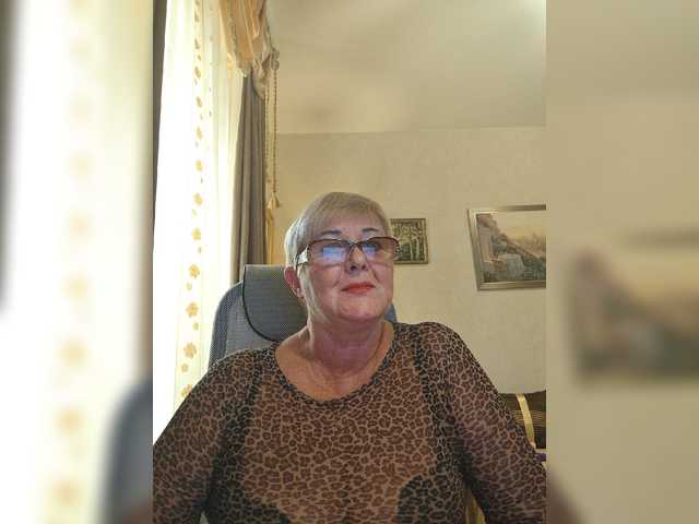 KarinkaSweet live cam on BongaCams