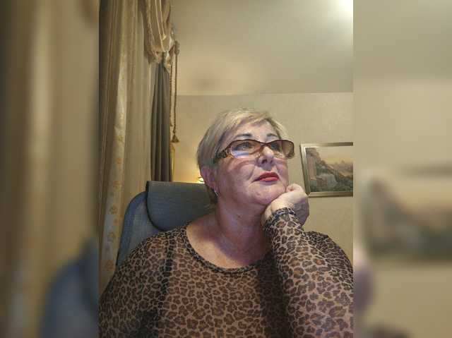 KarinkaSweet live cam on BongaCams