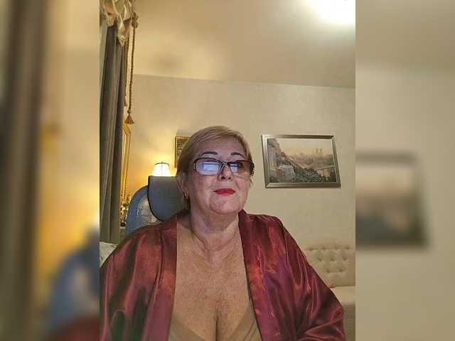 KarinkaSweet live cam on BongaCams