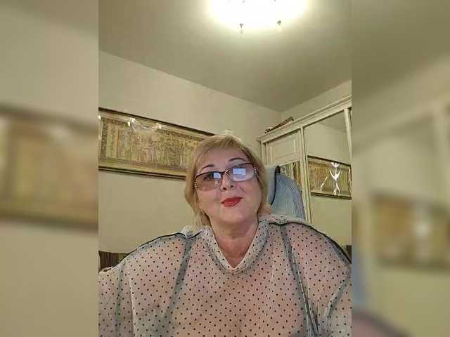 KarinkaSweet's BongaCams show and profile