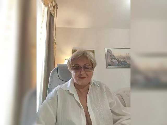KarinkaSweet live cam on BongaCams