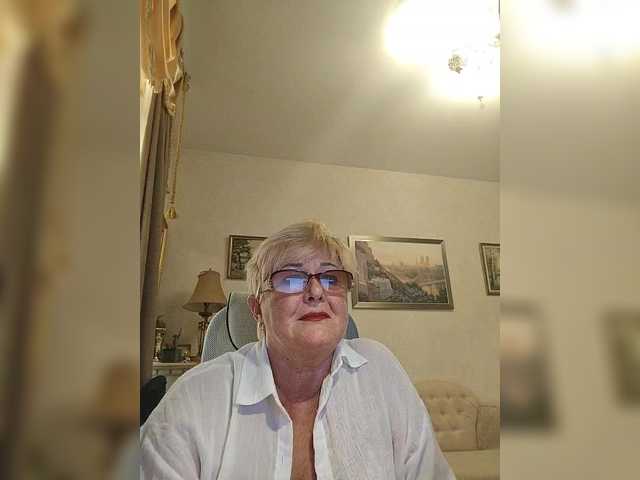 KarinkaSweet live cam on BongaCams
