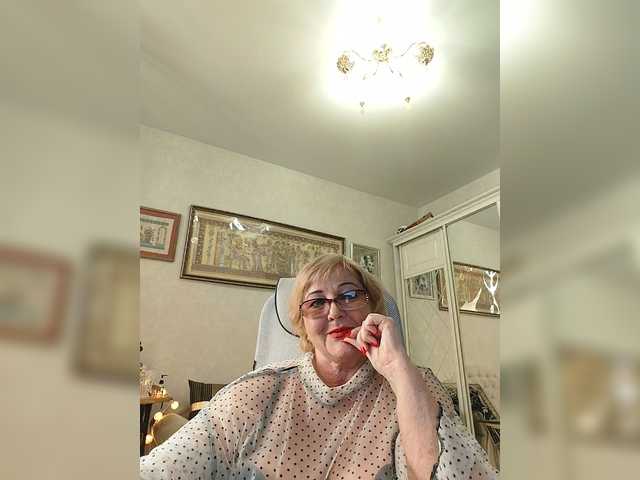 KarinkaSweet's BongaCams show and profile