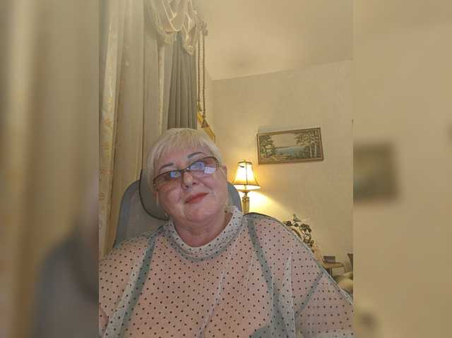 KarinkaSweet live cam on BongaCams