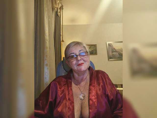 KarinkaSweet live cam on BongaCams