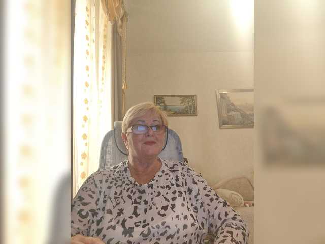 KarinkaSweet live webcam show