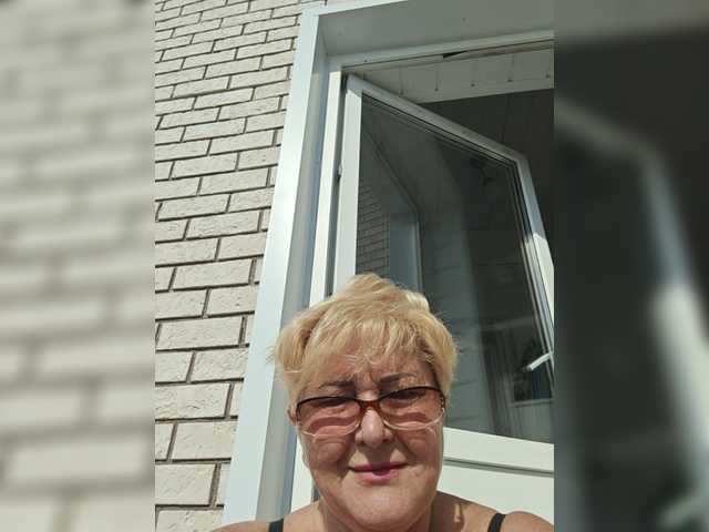 KarinkaSweet live webcam show