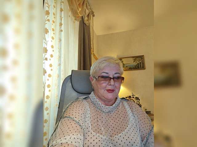 KarinkaSweet live cam on BongaCams