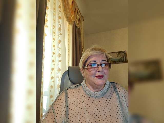 KarinkaSweet live cam on BongaCams