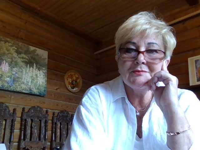 KarinkaSweet live cam on BongaCams