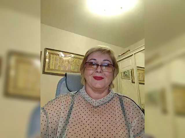 KarinkaSweet's BongaCams show and profile