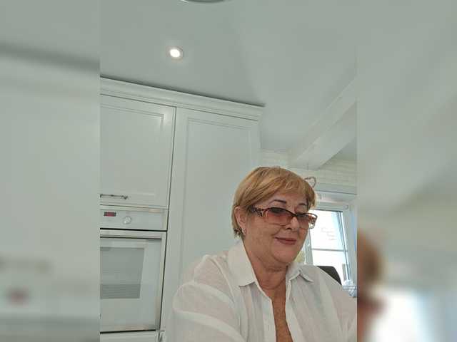 KarinkaSweet live cam on BongaCams