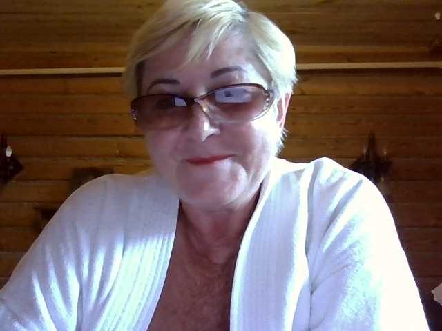 KarinkaSweet live cam on BongaCams