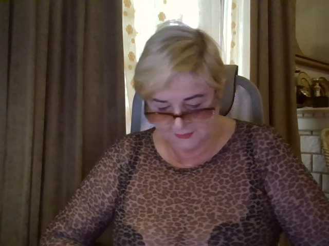 KarinkaSweet live cam on BongaCams