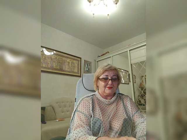 KarinkaSweet's BongaCams show and profile