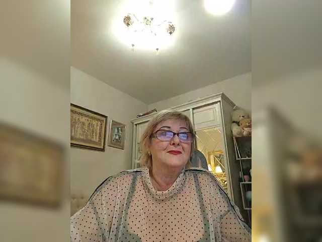 KarinkaSweet's BongaCams show and profile