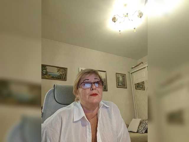 KarinkaSweet live cam on BongaCams
