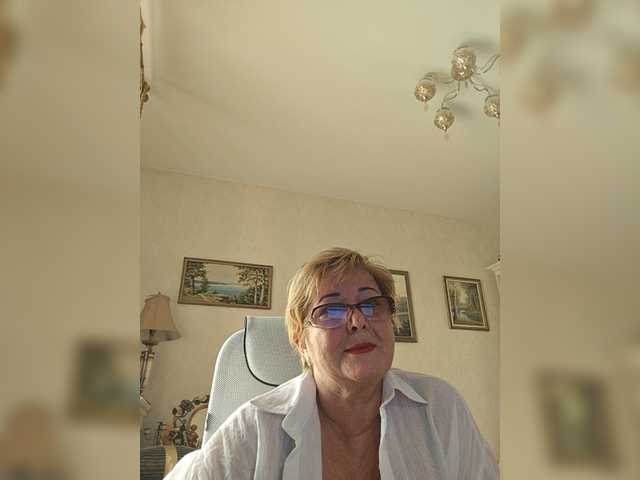 KarinkaSweet live cam on BongaCams