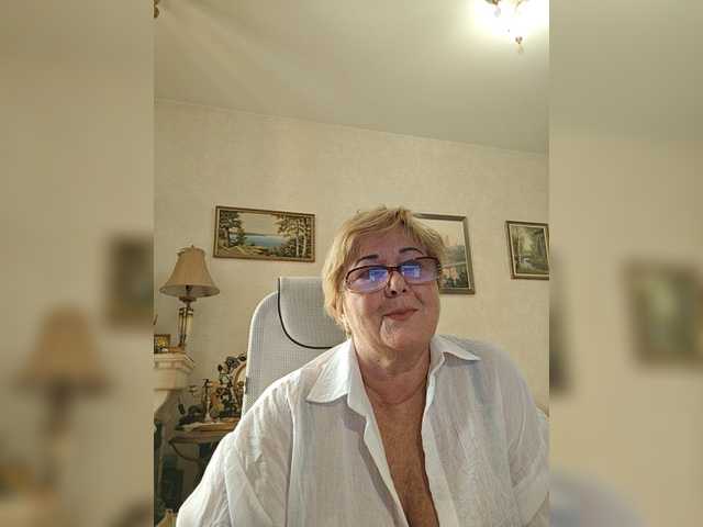 KarinkaSweet live cam on BongaCams
