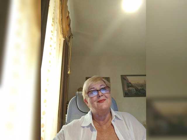 KarinkaSweet live cam on BongaCams