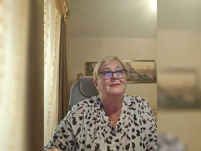 KarinkaSweet live webcam show