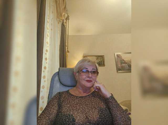 KarinkaSweet live cam preview