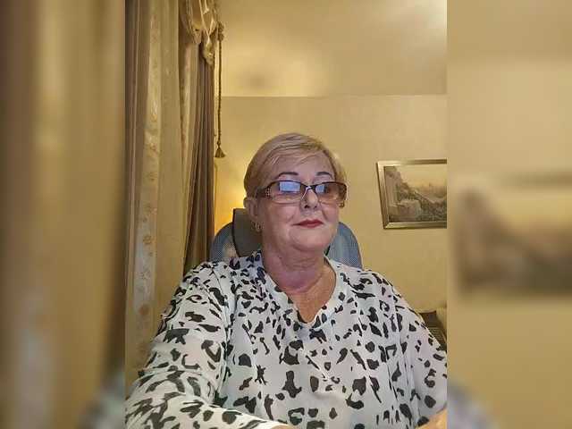 KarinkaSweet live cam on BongaCams