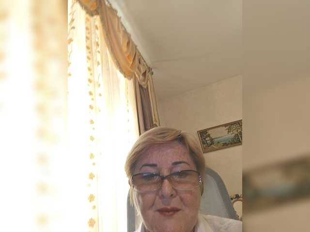 KarinkaSweet live cam on BongaCams