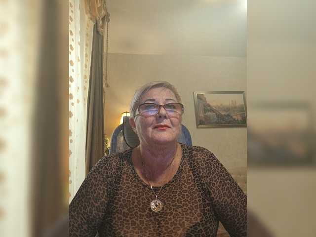 KarinkaSweet live cam on BongaCams