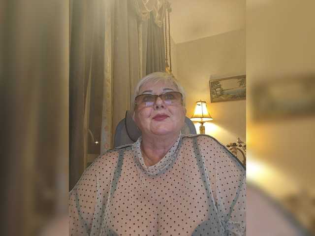KarinkaSweet live cam on BongaCams