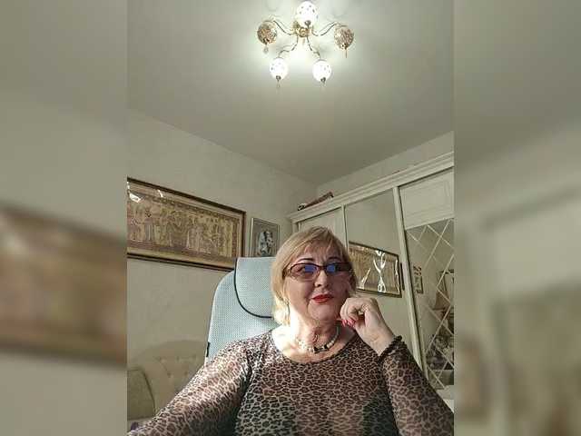 KarinkaSweet's BongaCams show and profile