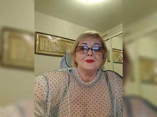 KarinkaSweet's BongaCams show and profile