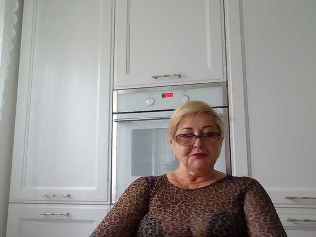 KarinkaSweet — live female cam