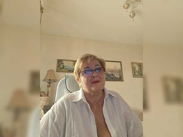 KarinkaSweet live cam on BongaCams