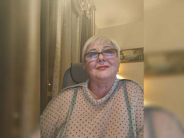 KarinkaSweet live cam on BongaCams