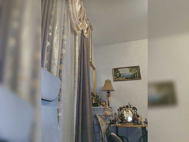 KarinkaSweet live cam on BongaCams