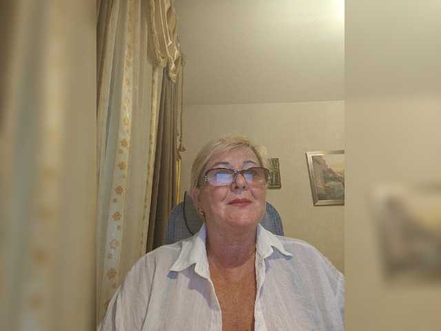 KarinkaSweet live cam on BongaCams