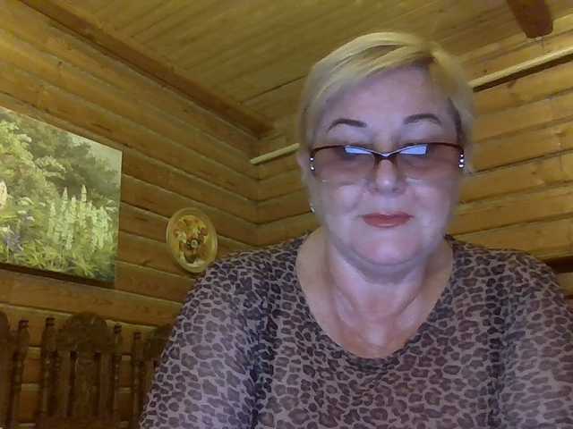 KarinkaSweet live cam on BongaCams