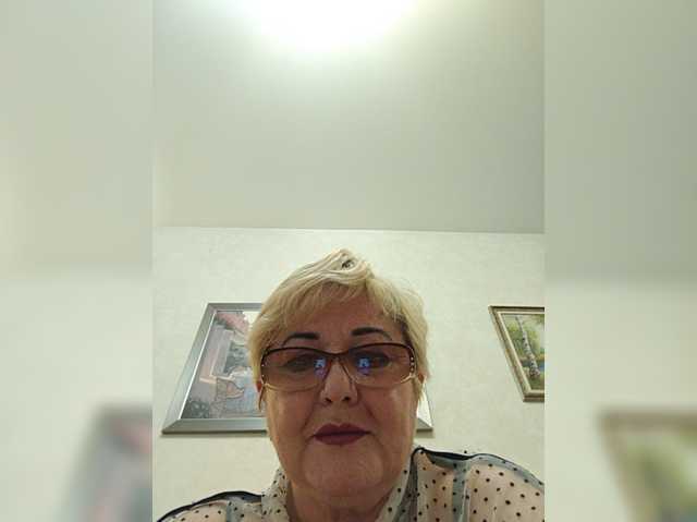 KarinkaSweet live cam on BongaCams