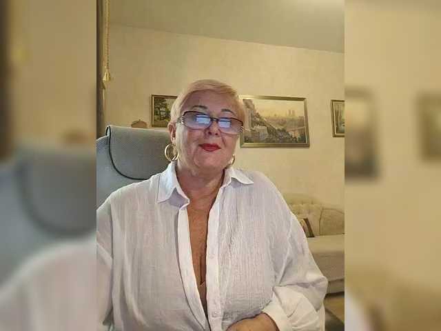 KarinkaSweet live cam on BongaCams