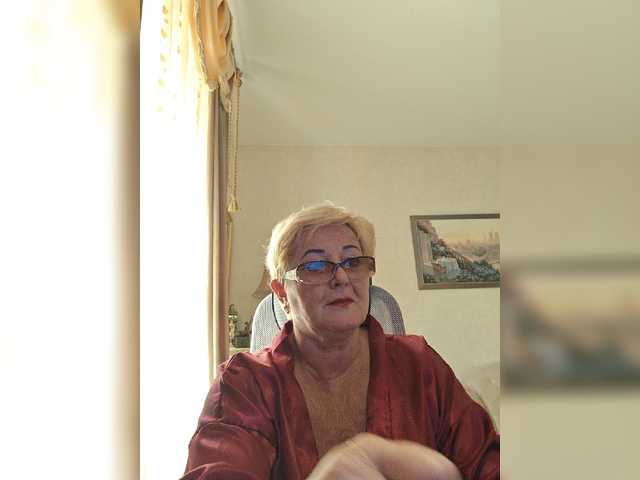 KarinkaSweet live cam on BongaCams