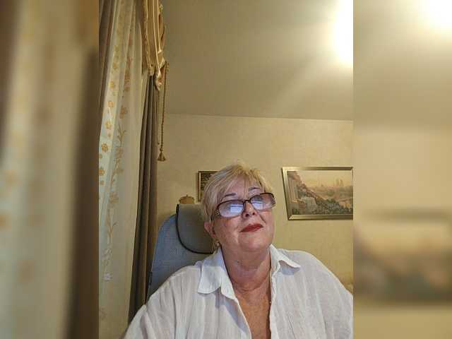 KarinkaSweet live cam on BongaCams