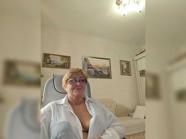 KarinkaSweet live cam on BongaCams