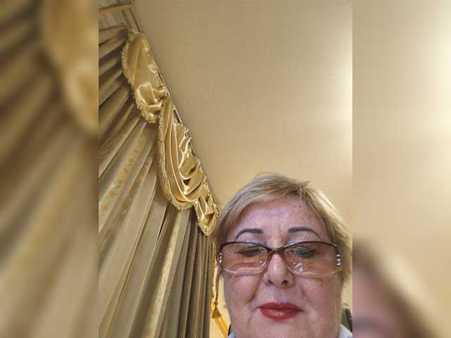 KarinkaSweet live cam on BongaCams