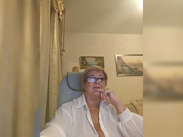 KarinkaSweet live cam on BongaCams