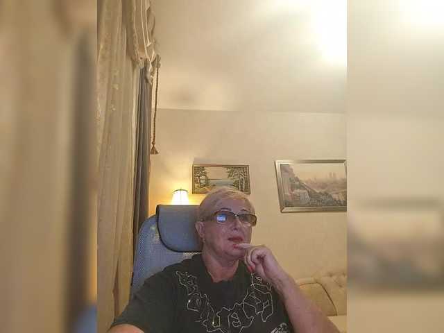 KarinkaSweet live cam on BongaCams
