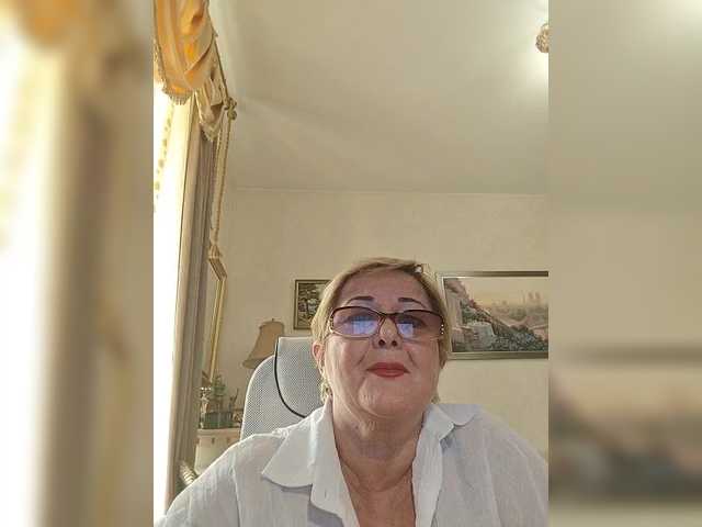 KarinkaSweet live cam on BongaCams