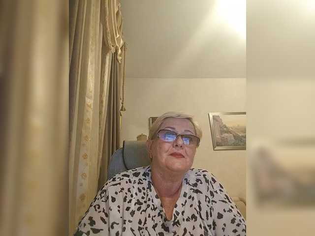 KarinkaSweet live webcam show