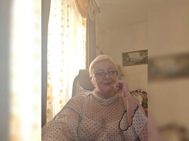 KarinkaSweet live cam on BongaCams