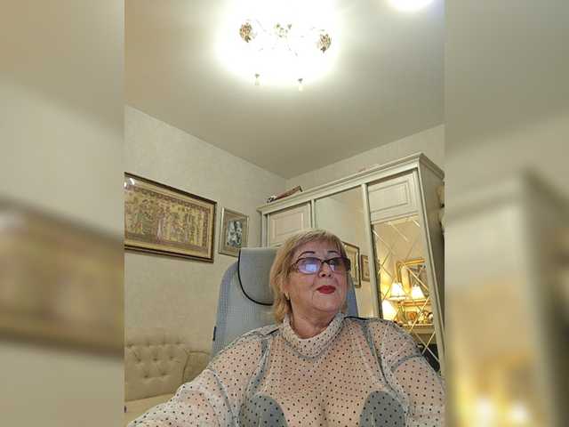 KarinkaSweet's BongaCams show and profile